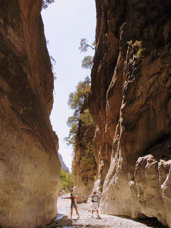 one couple show the width of the gorge  at sideroportes 