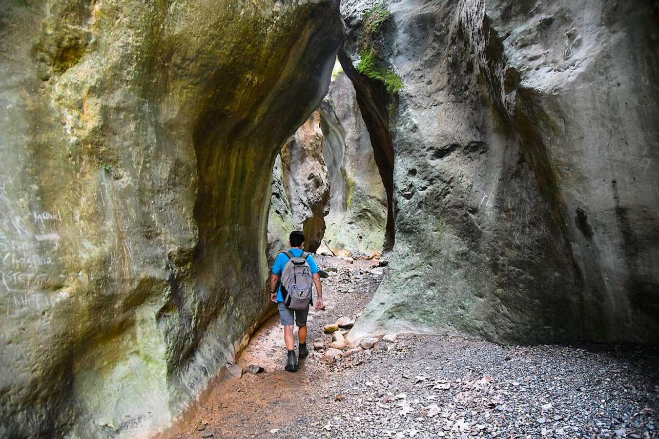 Sarakina_Gorge_in_Meskla. Striking limestone formations which form a narrow passage.